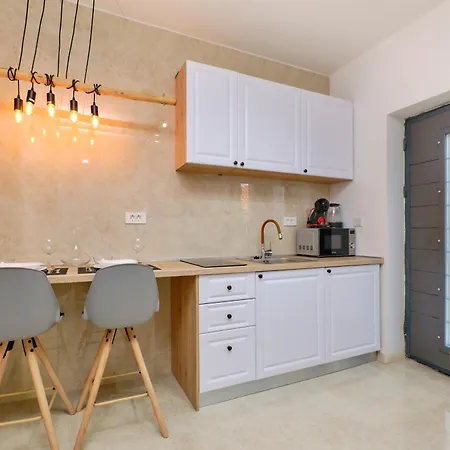 Apartment With A Parking Space Losinj, Losinj - 21616 *