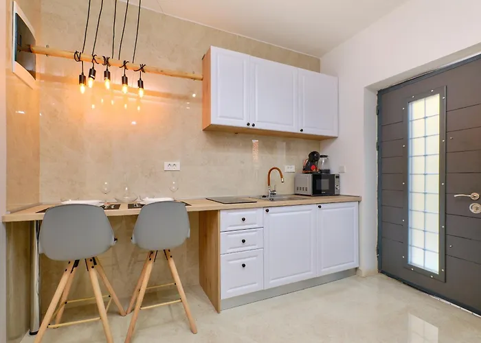 Apartment With A Parking Space Losinj, Losinj - 21616 *