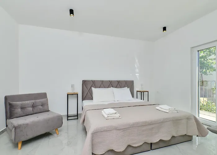 With A Parking Space Losinj, Losinj - 21616 *