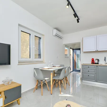 With A Parking Space Losinj, Losinj - 21616 مالي لوشينغْ
