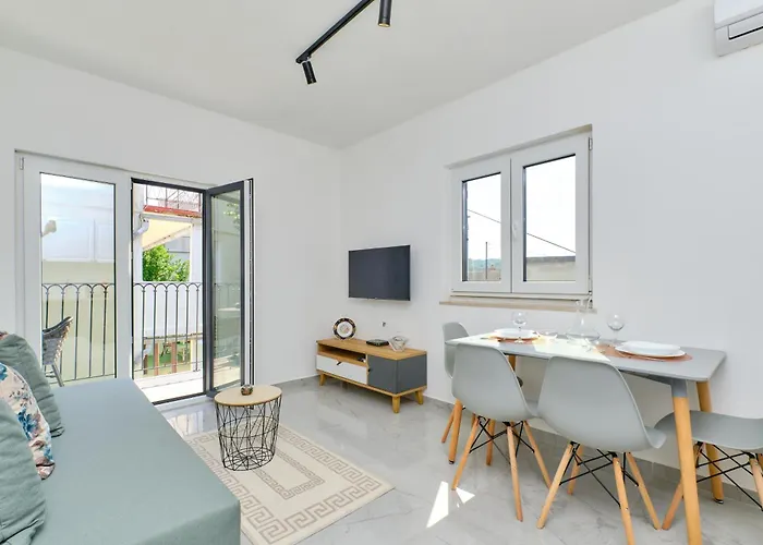 Apartment With A Parking Space Losinj, Losinj - 21616 *